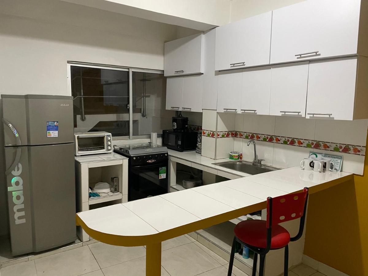 Apartamento Cerca A La Candelaria Y Hospitales Principales De Bogota Luaran gambar